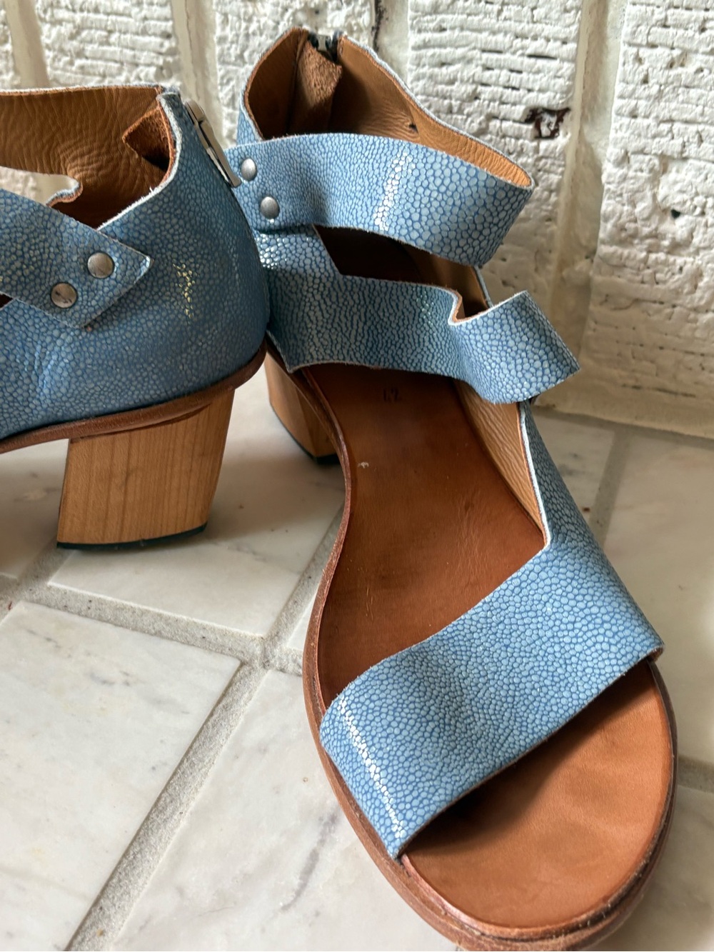 CYDWOQ shoes